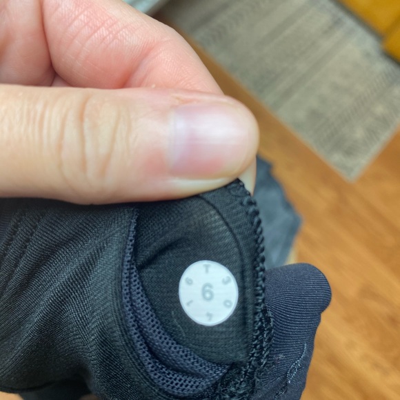 Lululemon cutout top - Picture 5 of 5